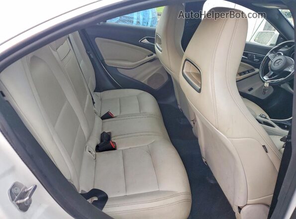 WDDSJ4EB3JN688397 2018 MERCEDES-BENZ CLA-CLASS White Հետևի նստատեղերի տեսք