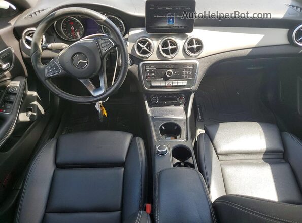 WDDSJ4EB4JN679241 2018 MERCEDES-BENZ CLA-CLASS Black Vista del salpicadero