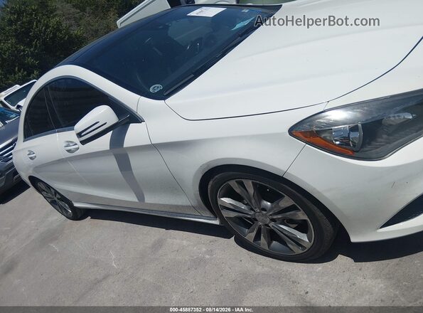 WDDSJ4EB6GN380486 2016 MERCEDES-BENZ CLA 250 Cream Vista interior trasera