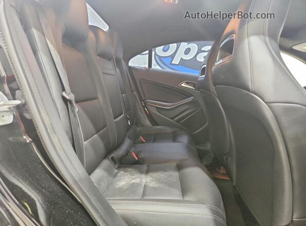 WDDSJ4EB9GN385245 2016 MERCEDES-BENZ CLA-CLASS Black Вид задніх сидінь