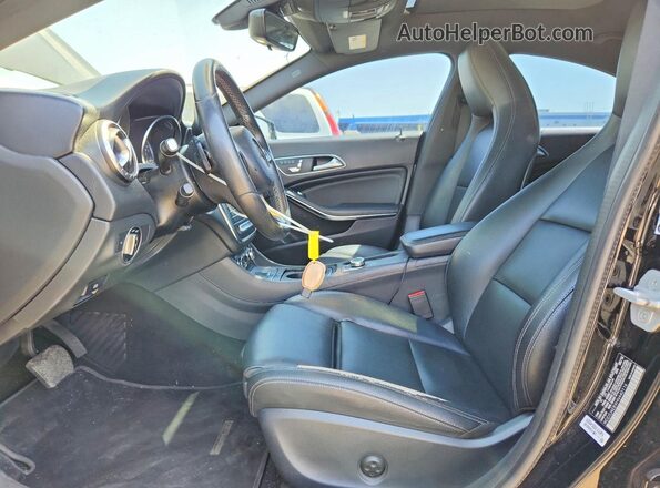 WDDSJ4EB9HN440116 2017 MERCEDES-BENZ CLA-CLASS Black Вид салону спереду