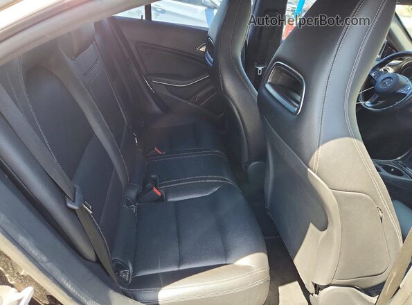 WDDSJ4EB9HN440116 2017 MERCEDES-BENZ CLA-CLASS Black Вид задніх сидінь