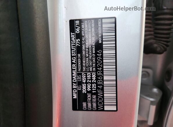 WDDWF4JB6JR420946 2018 MERCEDES-BENZ C Silver Vista del compartimento del motor