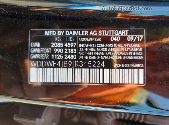 WDDWF4JB9JR345224 2018 MERCEDES-BENZ C Black Widok komory silnika