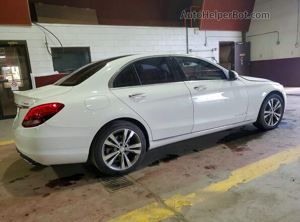 WDDWF4KB2GR146765 2016 MERCEDES-BENZ C White Rear right
