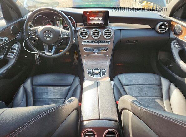 WDDWF4KB2JR416861 2018 MERCEDES-BENZ C Blue Vista del salpicadero