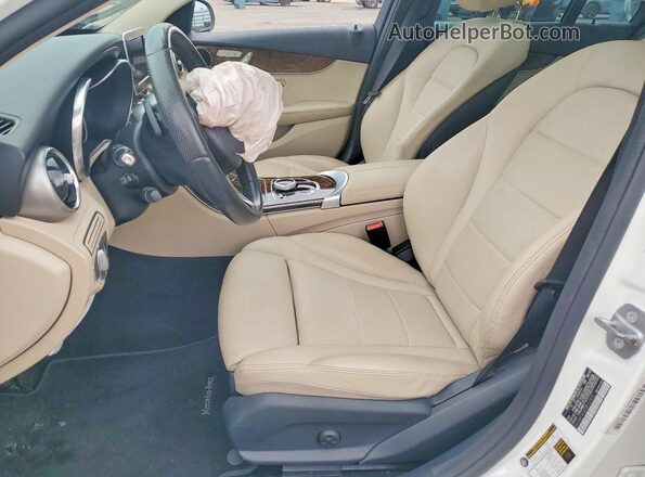 WDDWF4KB9JR323495 2018 MERCEDES-BENZ C White Вид салону спереду