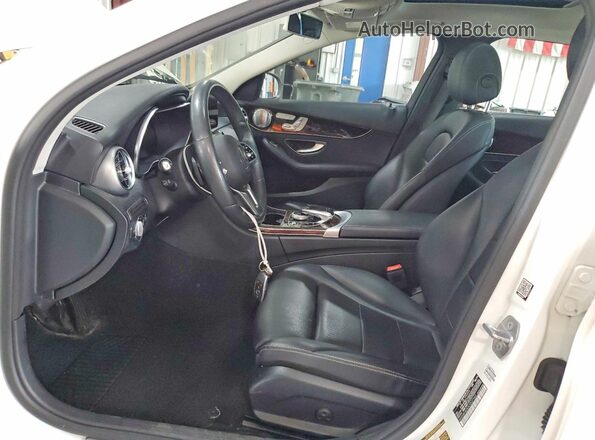 WDDWF8EB3LR537940 2020 MERCEDES-BENZ C White Widok wnętrza z przodu