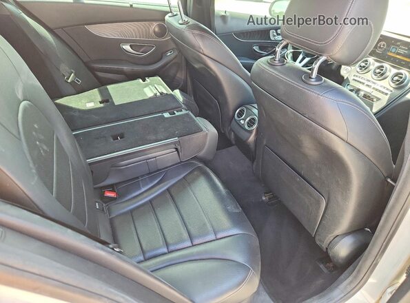 WDDWH8EB3KF841876 2019 MERCEDES-BENZ C White Vista de los asientos traseros