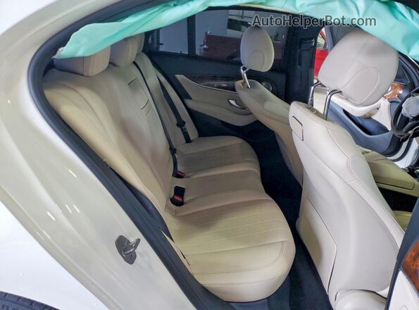 WDDZF4JB0JA332342 2018 MERCEDES-BENZ E White Widok tylnych siedzeń