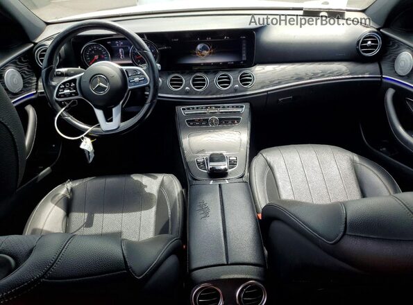 WDDZF4JB0KA574937 2019 MERCEDES-BENZ E Silver Widok deski rozdzielczej