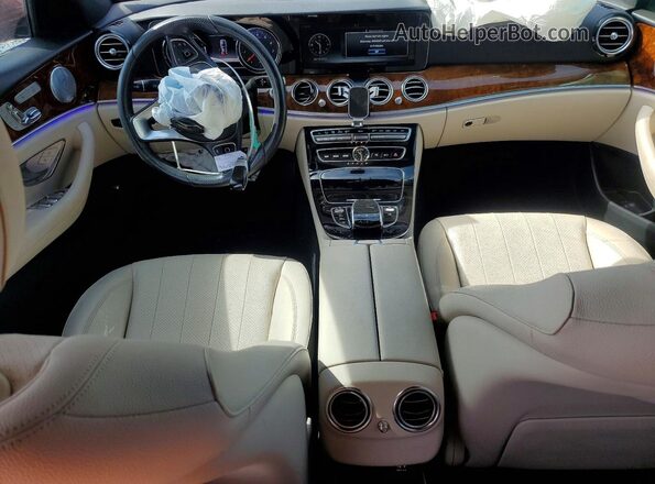 WDDZF4JB1JA487515 2018 MERCEDES-BENZ E Red Вид панелі приладів