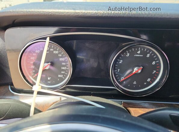 WDDZF4JB4HA041532 2017 MERCEDES-BENZ E Silver ხელსაწყოთა პანელის ხედი