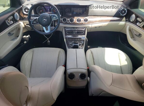 WDDZF4JB8KA548599 2019 MERCEDES-BENZ E Red Vista del salpicadero