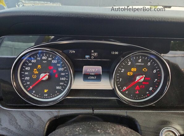 WDDZF4KB0JA414702 2018 MERCEDES-BENZ E Черный Вид щитка приборов