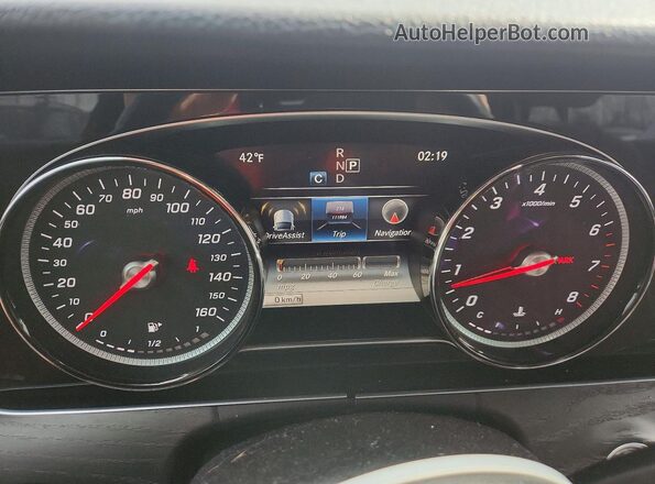 WDDZF4KB1KA585072 2019 MERCEDES-BENZ E Gray Սարքավորումների վահանակի տեսք