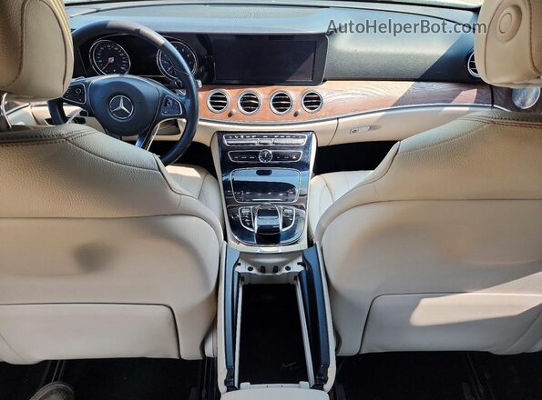 WDDZF4KB2HA030205 2017 MERCEDES-BENZ E White Widok deski rozdzielczej