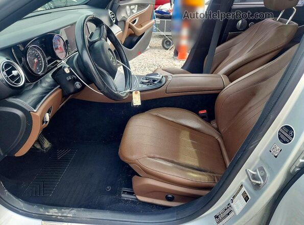 WDDZF4KB3JA343964 2018 MERCEDES-BENZ E Silver Вид салону спереду