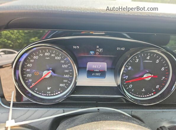 WDDZF4KBXHA122355 2017 MERCEDES-BENZ E Красный Вид щитка приборов