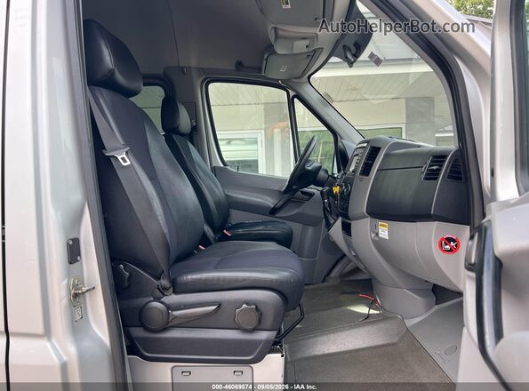 WDZPE8CD0GP204151 2016 MERCEDES-BENZ SPRINTER Silver Սալոնի դիմացի տեսք