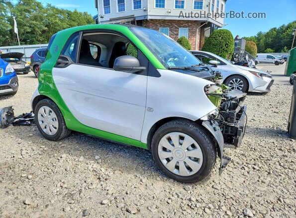 WMEFJ9BAXJK247129 2018 SMART FORTWO Белый Передняя правая четверть