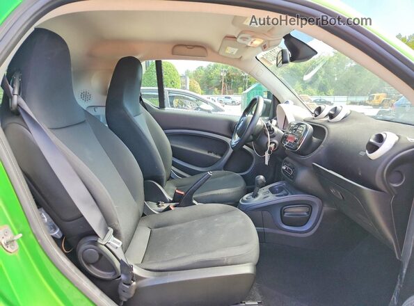 WMEFJ9BAXJK247129 2018 SMART FORTWO Белый Вид задних сидений