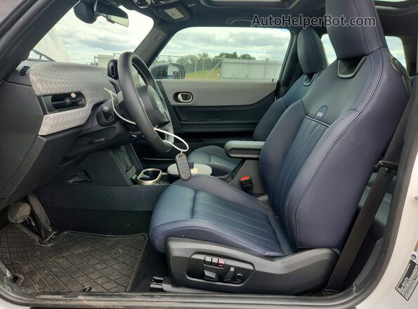 WMW13GD04S2W43602 2025 MINI COOPER White Vista interior delantera
