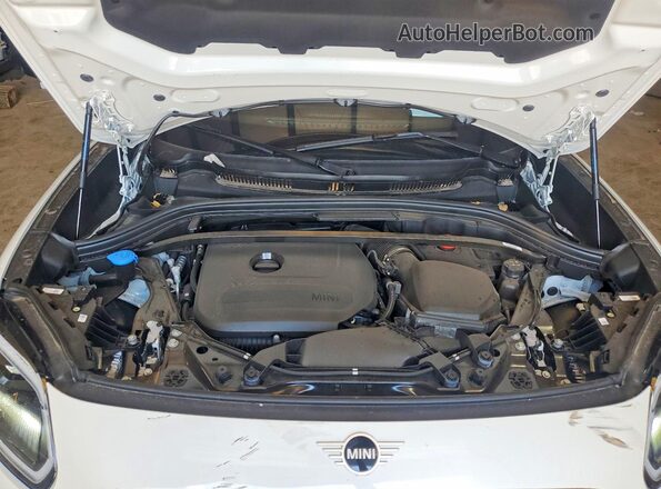 WMZ23GA09V7V63070 2027 MINI COUNTRYMAN Белый Вид задней части салона