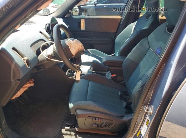 WMZ53GA01S7S70711 2025 MINI COUNTRYMAN Blue Front interior view