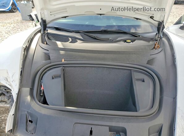 WP0AB2Y16LSA53949 2020 PORSCHE TAYCAN White უკანა სალონის ხედი