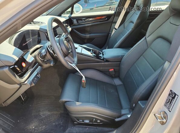WP0AC2YA9SL060610 2025 PORSCHE PANAMERA Белый Вид салона спереди