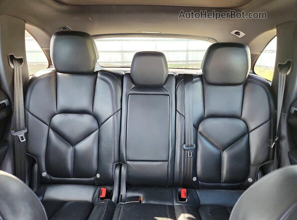 WP1AA2A20HKA90181 2017 PORSCHE CAYENNE Gray Հետևի նստատեղերի տեսք