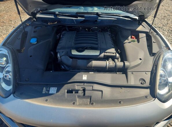 WP1AA2A24GLA03956 2016 PORSCHE CAYENNE Silver Engine compartment view