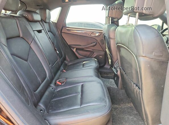WP1AA2A50JLB17938 2018 PORSCHE MACAN Black Vista del compartimento del motor