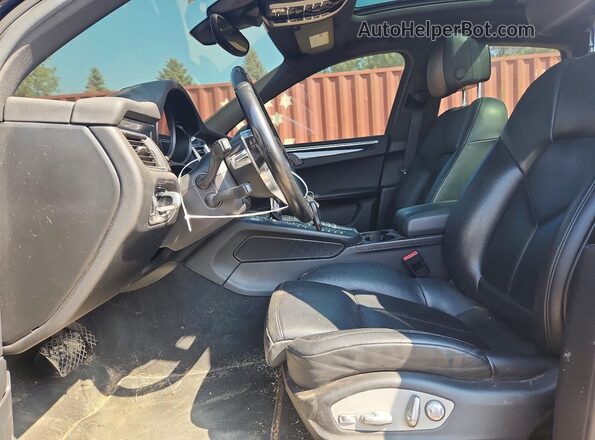 WP1AA2A50JLB17938 2018 PORSCHE MACAN Black Vista del salpicadero
