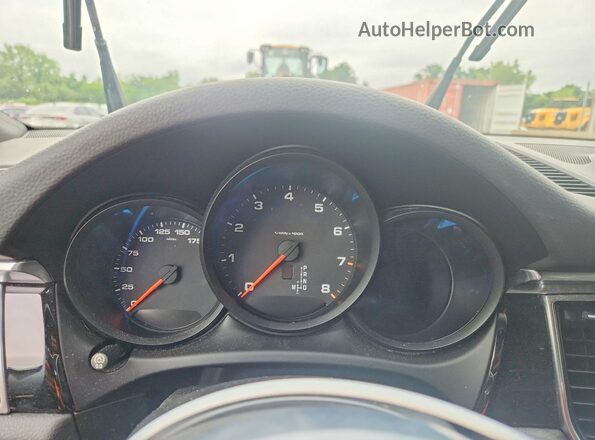 WP1AA2A56HLB01043 2017 PORSCHE MACAN Silver ხელსაწყოთა პანელის ხედი