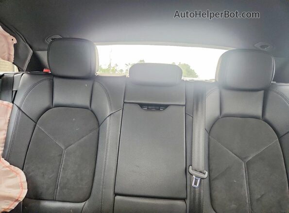 WP1AA2A56HLB01043 2017 PORSCHE MACAN Silver უკანა სავარძლების ხედი