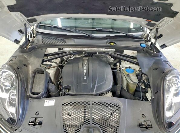 WP1AA2A57HLB08065 2017 PORSCHE MACAN White Вид підкапотного простору