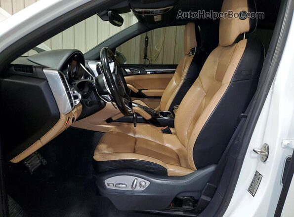 WP1AB2A26HLA51165 2017 PORSCHE CAYENNE White წინა სალონის ხედი