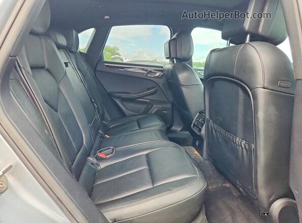 WP1AB2A52JLB35502 2018 PORSCHE MACAN Silver Rear interior view