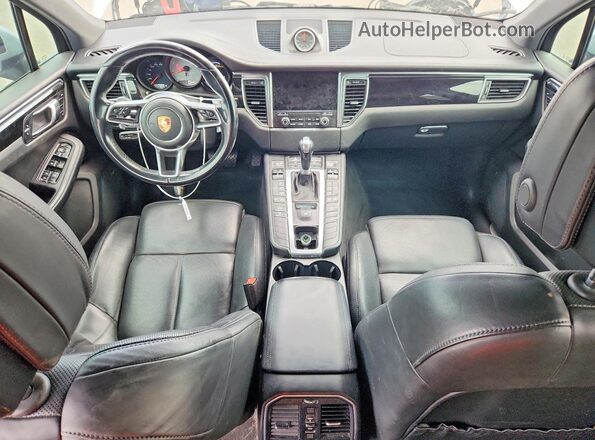 WP1AB2A52JLB35502 2018 PORSCHE MACAN Silver Dashboard view