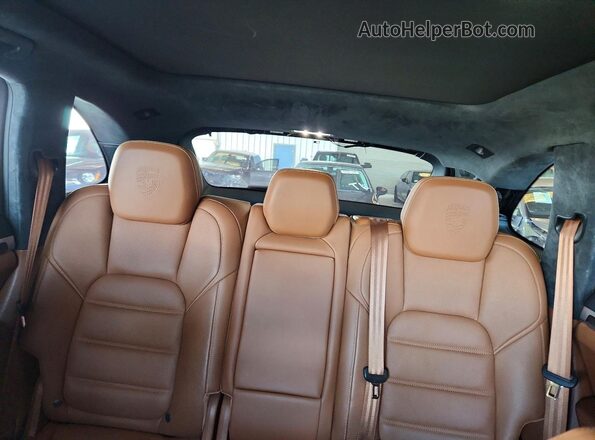 WP1AC2A26HLA97026 2017 PORSCHE CAYENNE Black Вид задніх сидінь
