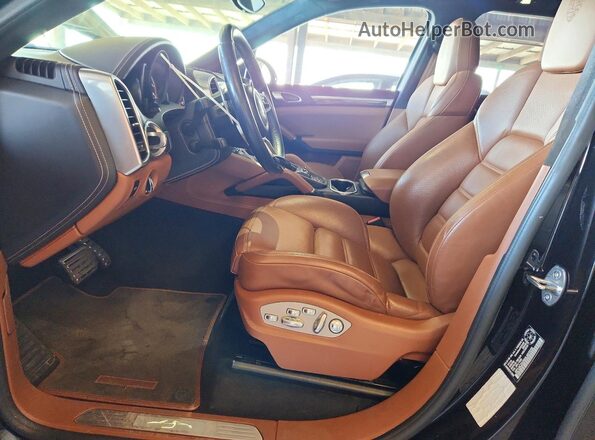 WP1AC2A26HLA97026 2017 PORSCHE CAYENNE Black Вид салону спереду