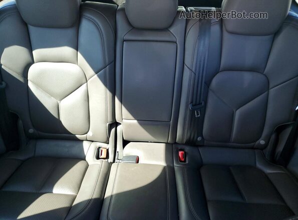 WP1AE2A27HLA75689 2017 PORSCHE CAYENNE White უკანა სავარძლების ხედი