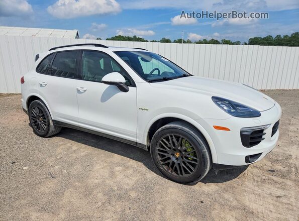 WP1AE2A2XHLA68929 2017 PORSCHE CAYENNE White Front right
