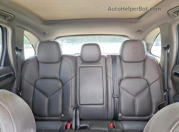WP1AE2A2XHLA68929 2017 PORSCHE CAYENNE White Rear seats view