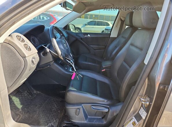 WVGAV7AX1HK039220 2017 VOLKSWAGEN TIGUAN Gray Widok wnętrza z przodu
