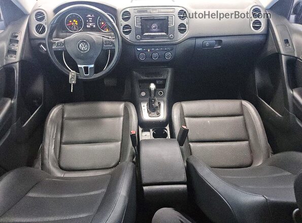 WVGAV7AX3GW600945 2016 VOLKSWAGEN TIGUAN Blue Dashboard view