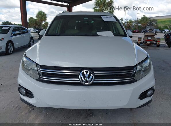 WVGAV7AX6GW558979 2016 VOLKSWAGEN TIGUAN Белый Вид спереди