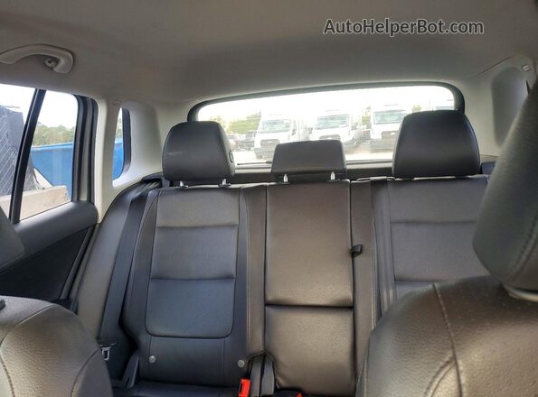 WVGAV7AX7GW559266 2016 VOLKSWAGEN TIGUAN Gray Հետևի նստատեղերի տեսք